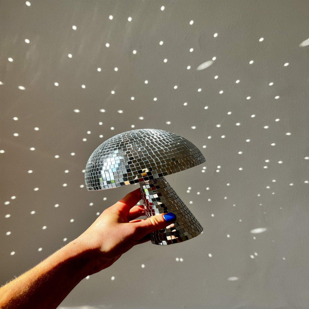 Disco Ball Pilzlampe – Retro Design mit Glitzereffekt, Reflektierende Kacheln, Verschiedene Größen für Innovative Raumgestaltung 5