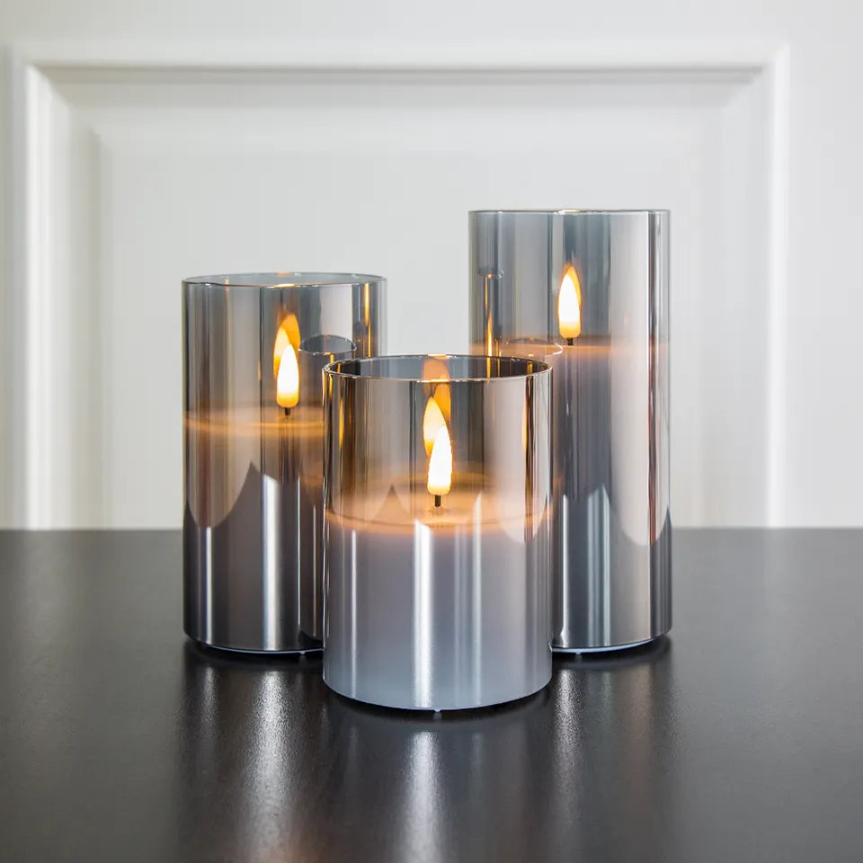 Realistische LED-Kerzen im Dreierset mit Flammeneffekt – Warmweißes Licht für Gemütlichkeit 2
