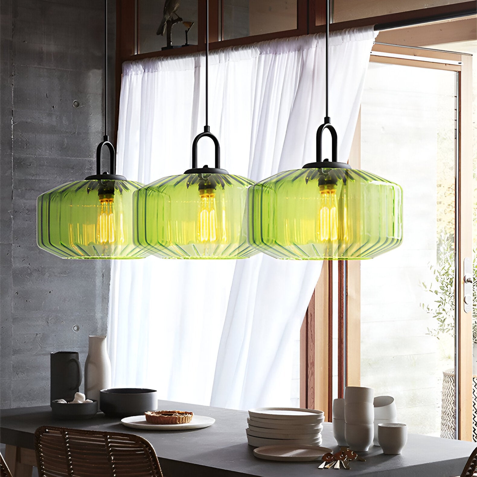 Retrofarbene Glaspendelleuchte im Nordic Industrial Stil – Anpassbare Höhe und Warmlicht 2