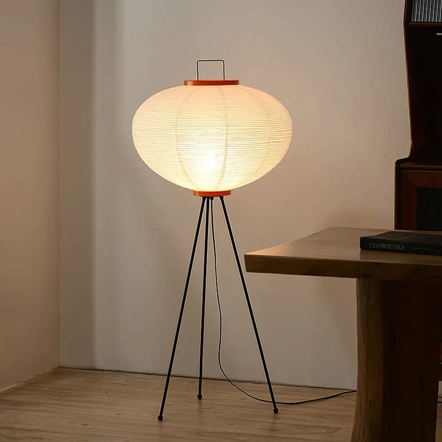 Stehlampe aus Reispapier für Wohnzimmer – Minimalistische Bogenlampe mit sanfter Lichtstreuung, LED-kompatibel, 120 cm hoch 1
