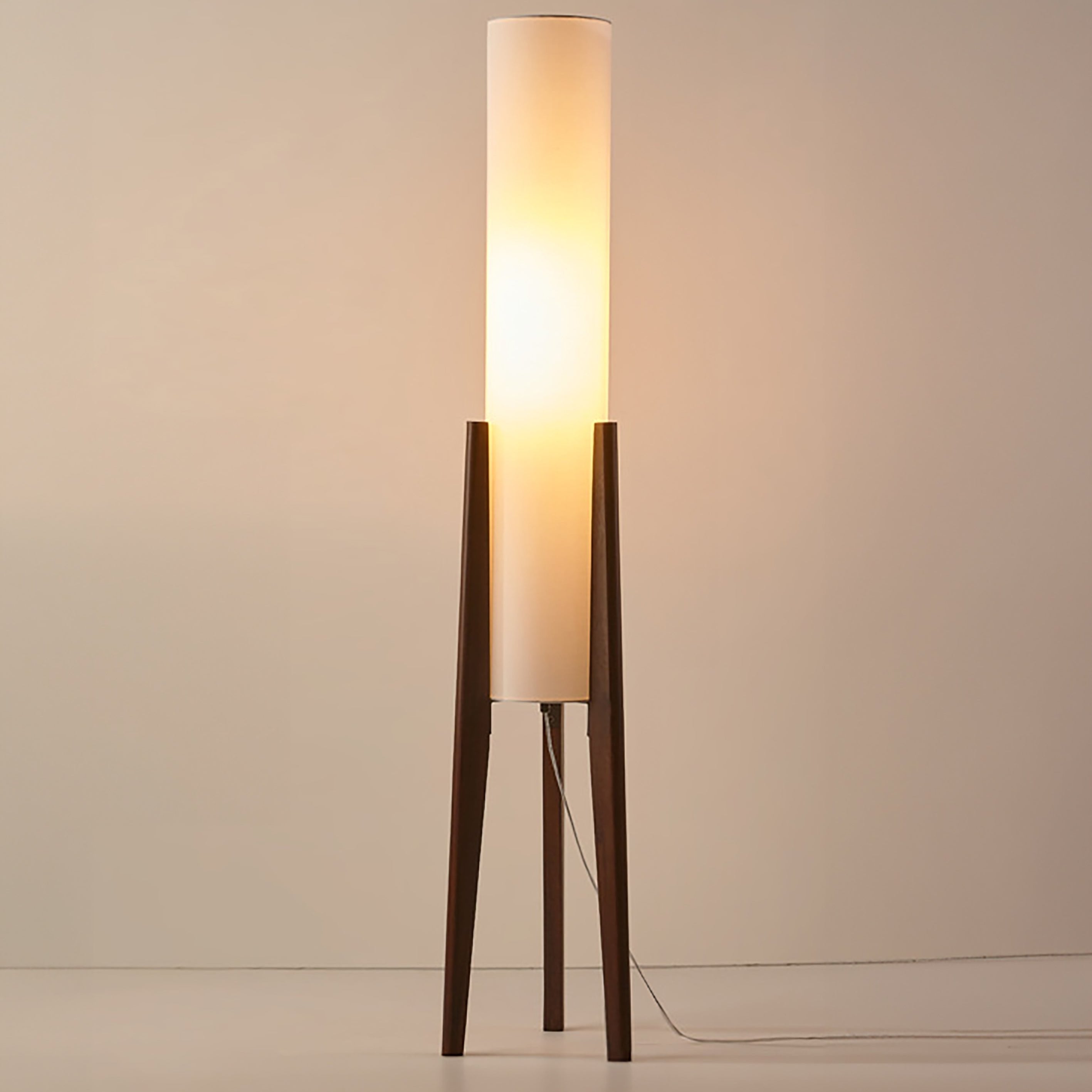 Stehlampe aus massivem Walnussholz mit Stoffschirm – Elegante Retro-Lampe für jeden Raum 1