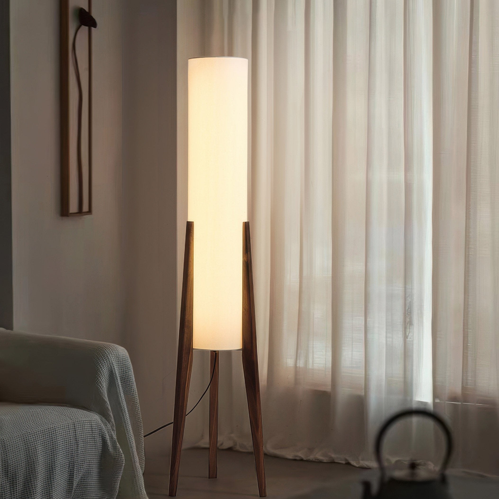 Stehlampe aus massivem Walnussholz mit Stoffschirm – Elegante Retro-Lampe für jeden Raum 2