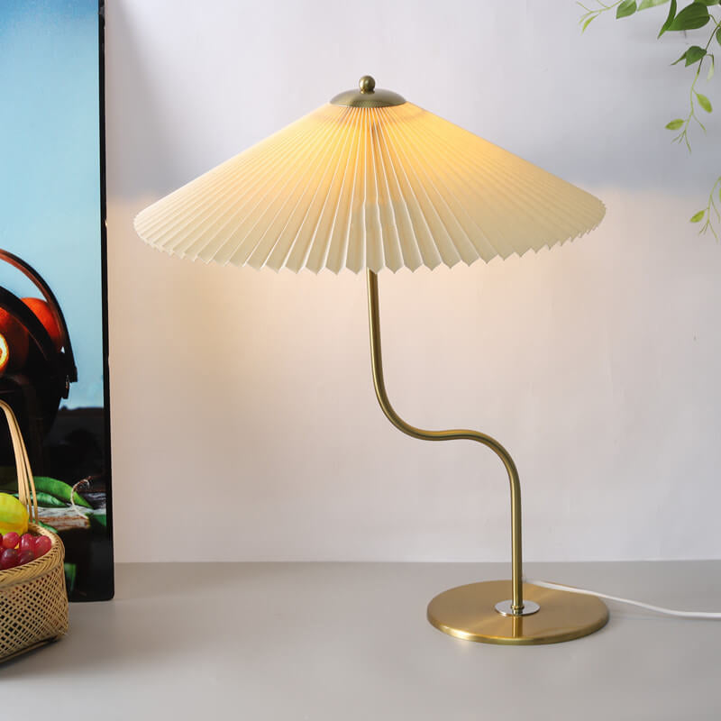 Tischlampe Retro-Stil mit Faltenschirm für Wohnzimmer und Nachttisch 6